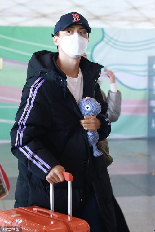 马天宇戴回族帽照片,时尚回族帽造型吸睛